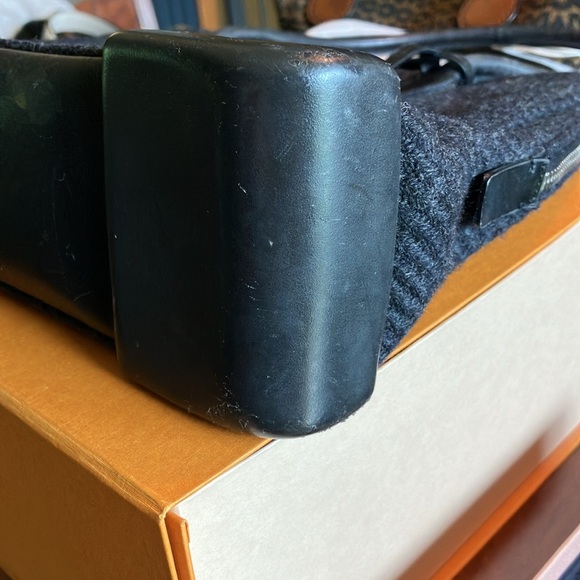 Vintage Prada Wool shoulder bag!🖤🩶 - Picture 7 of 14